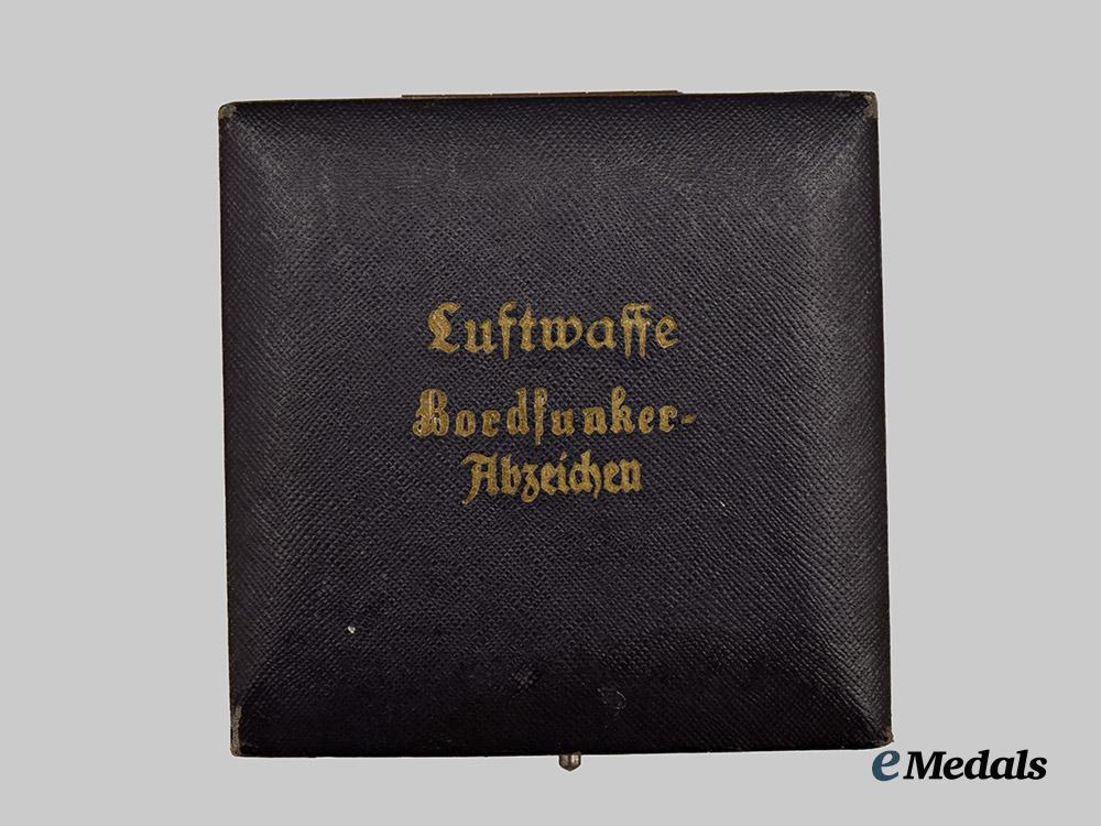 germany,_luftwaffe._a_radio_operator_badge_presentation_case,_refurbished_late-_war_example___m_n_c7579
