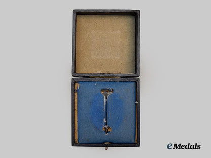 germany,_luftwaffe._a_radio_operator_badge_presentation_case,_refurbished_late-_war_example___m_n_c7580