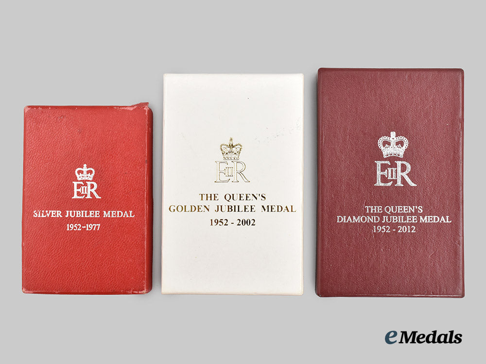 united_kingdom._a_set_of_three_queen_elizabeth_jubilee_medals.___m_n_c7610