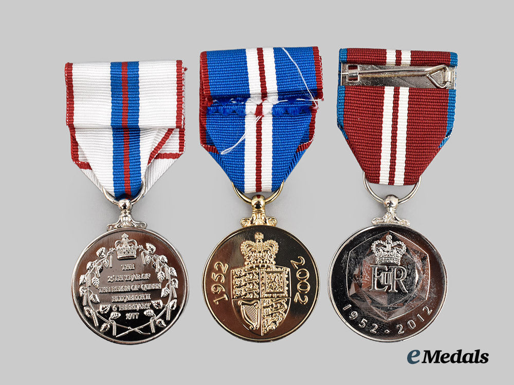 united_kingdom._a_set_of_three_queen_elizabeth_jubilee_medals.___m_n_c7614