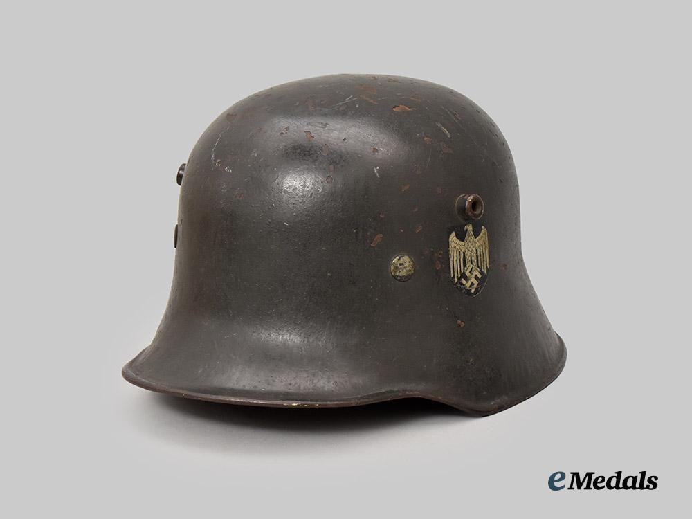 germany,_heer._an_m18_transitional_stahlhelm,_single_decal_version___m_n_c7634