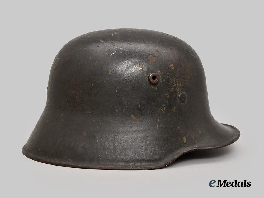 germany,_heer._an_m18_transitional_stahlhelm,_single_decal_version___m_n_c7636