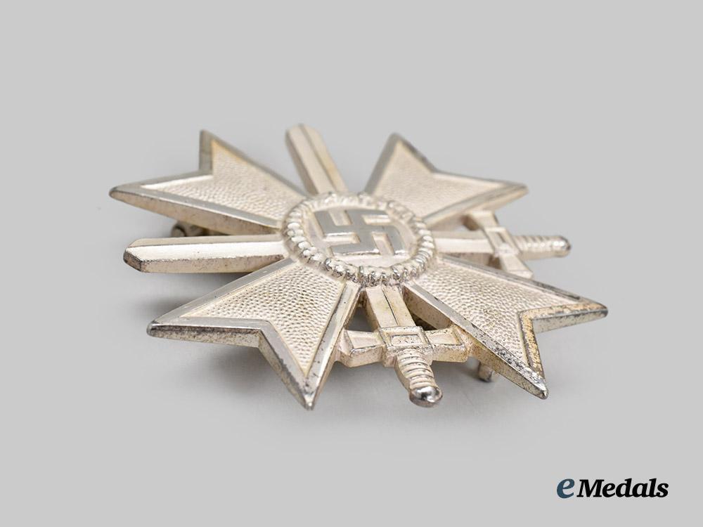 germany,_wehrmacht._a_war_merit_cross_i_class_with_swords_and_case,_by_kerbach&_oesterhelt___m_n_c7694