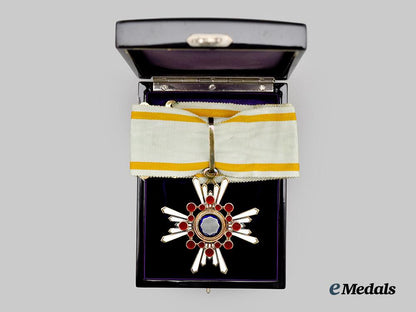 japan,_imperial._an_order_of_the_sacred_treasure,_i_i_i_class_with_case___m_n_c7781