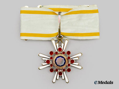 japan,_imperial._an_order_of_the_sacred_treasure,_i_i_i_class_with_case___m_n_c7784