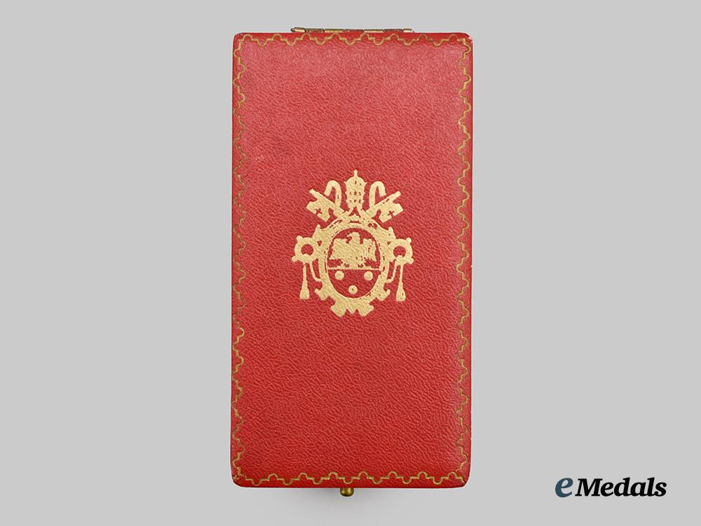 vatican,_papal_state._a_vatican_cross_of_honour,_c.1930___m_n_c7821
