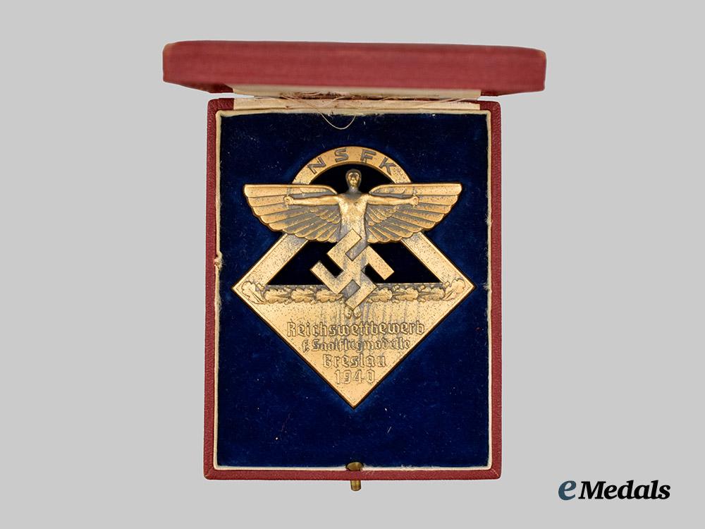 germany,_n_s_f_k._a1940_participant’s_plaque_for_an_indoor_model_aircraft_competition,_with_case_and_certificate,_by_a._werner&_söhne___m_n_c7832