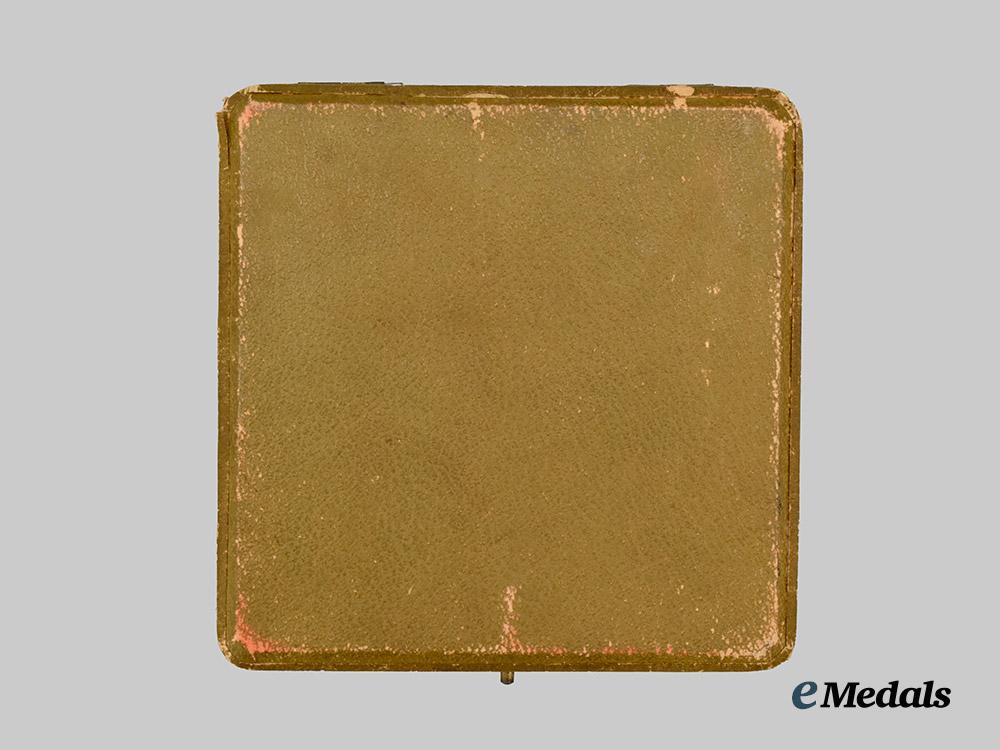 germany,_n_s_d_a_p._a1939_nuremberg_rally_sports_games_second_place_victor’s_plaque,_with_case,_by_carl_poellath___m_n_c7851