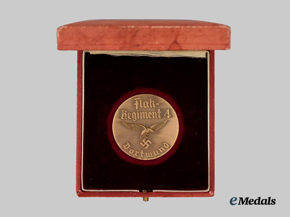 germany,_luftwaffe._a_flak-_regiment4_commemorative_medallion,_with_case___m_n_c7940