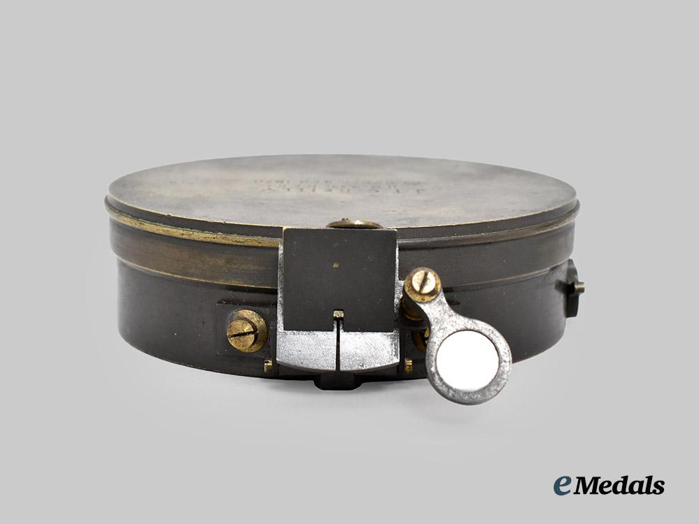 united_kingdom._a_large_field_compass,_named_to_j._t._c._r_e_i_l_l_y,23rd_regiment_of_foot,1870___m_n_c7942