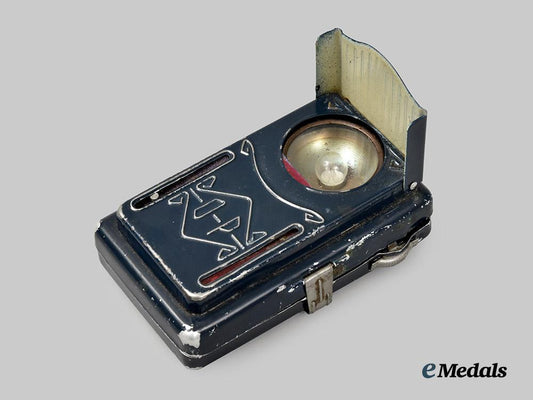 germany,_third_reich._a_tri-_colour_reichsbahn_signal_torch_flashlight___m_n_c7952