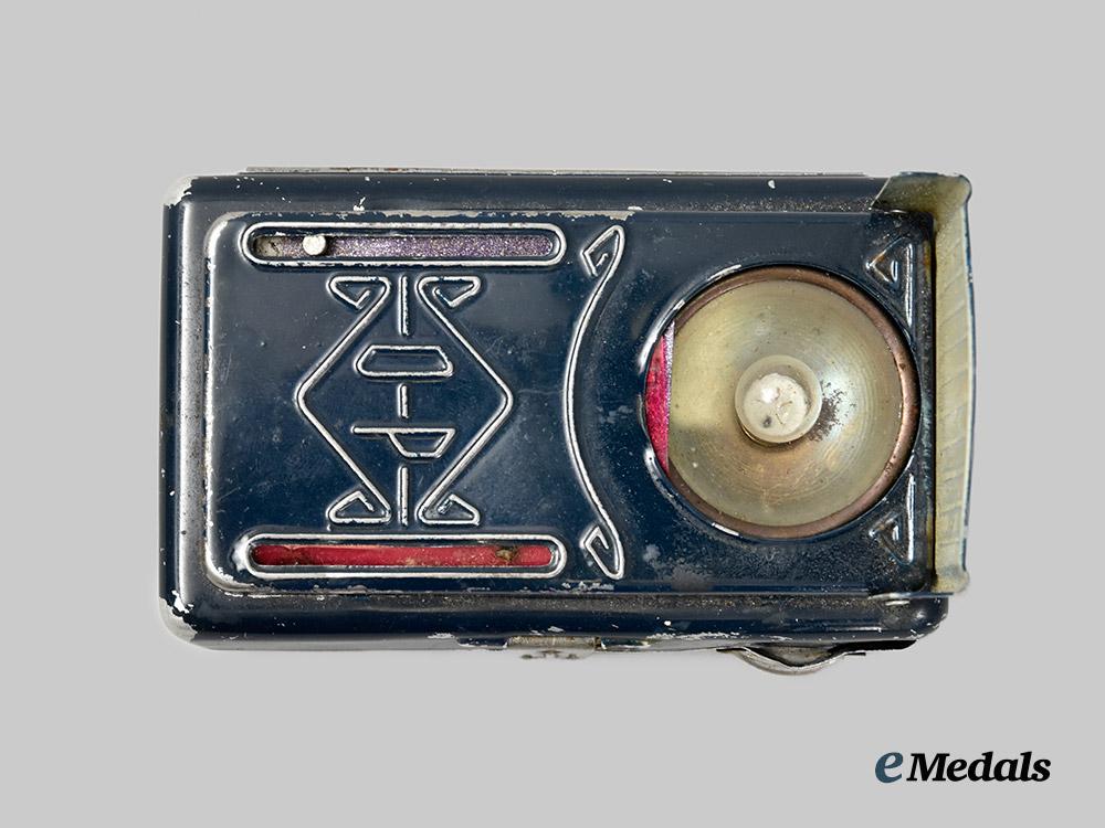germany,_third_reich._a_tri-_colour_reichsbahn_signal_torch_flashlight___m_n_c7953