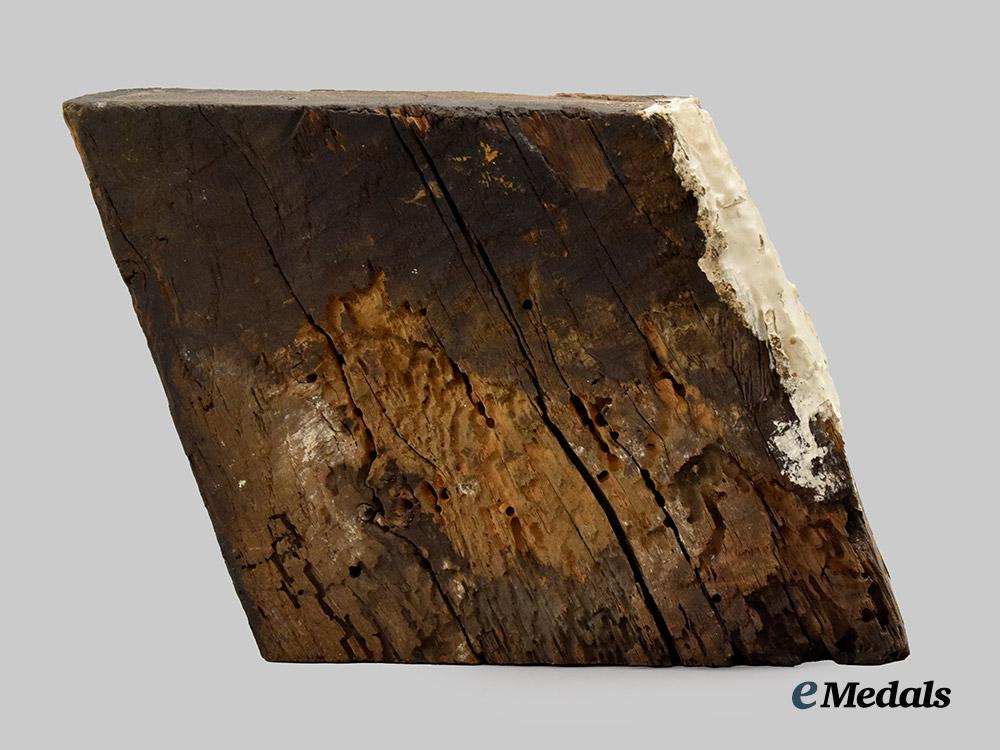 united_kingdom._a_section_of_oak_from_h._m._s._victory___m_n_c7968