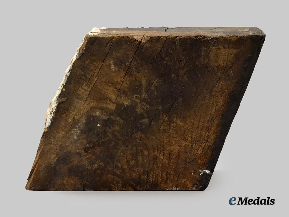 united_kingdom._a_section_of_oak_from_h._m._s._victory___m_n_c7971