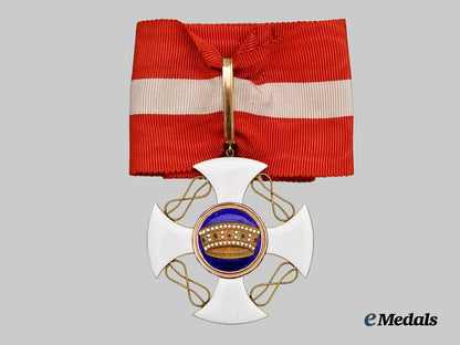 italy,_kingdom._a_cased_order_of_the_crown_of_italy_in_gold,_grand_officer,_complete_set._c.1920___m_n_c7978