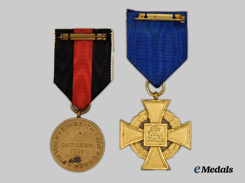germany,_third_reich._a_pair_of_cased_service_medals___m_n_c7982