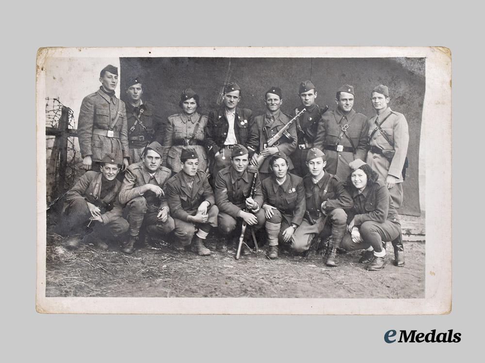 yugoslavia,_republic._an_order_of_military_merit,_i_i_class,_type_i_in_case___m_n_c7987-_recovered