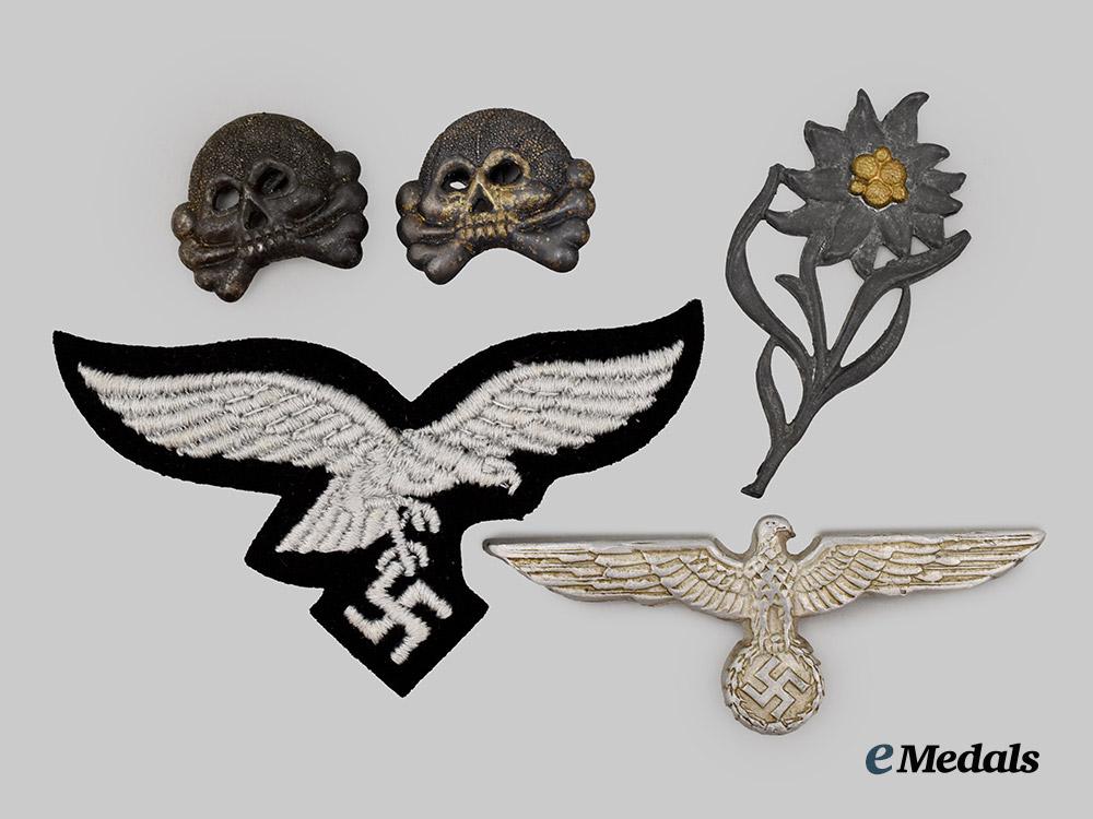germany,_wehrmacht._a_mixed_lot_of_insignia_for_heer_and_luftwaffe_personnel___m_n_c7987