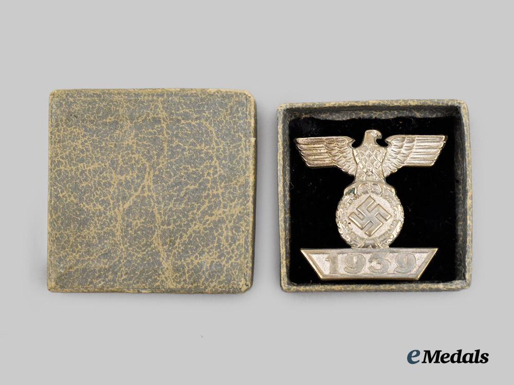 germany,_wehrmacht._a1939_clasp_to_the_iron_cross_i_i_class,_type_i_i_prinzengröße_with_case,_by_wilhelm_deumer___m_n_c7988-(1)