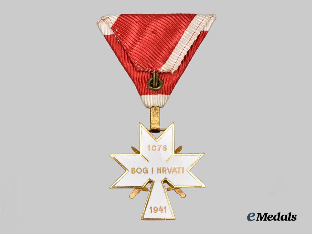 croatia,_independent_state._a_cased_order_of_the_crown_of_king_zvonimir,_i_i_i._class_with_swords,_c.1942___m_n_c8070