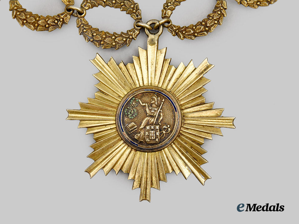 portugal,_kingdom._a_royal_academy_of_sciences_of_lisbon_collar_chain_award,_c.1960.___m_n_c8079