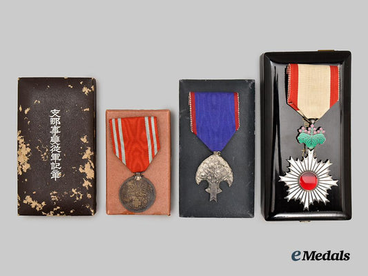 japan,_imperial._a_lot_of_three_decorations_and_four_cases___m_n_c8093
