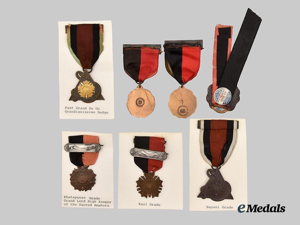 united_states._a_lot_of_seven_military_order_of_the_serpent_decorations___m_n_c8101