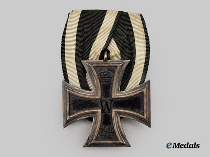 germany,_imperial._a1914_iron_cross_i_i_class,_on_parade_mount___m_n_c8111