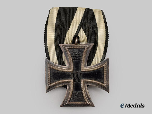 germany,_imperial._a1914_iron_cross_i_i_class,_on_parade_mount___m_n_c8111