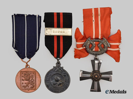 finland,_republic._a_lot_of_three_second_war_decorations___m_n_c8117