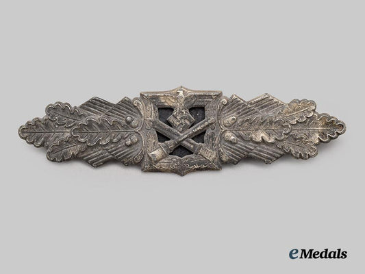 germany,_wehrmacht._a_close_combat_clasp,_silver_grade,_first_pattern_by_funcke&_brüninghaus___m_n_c8132