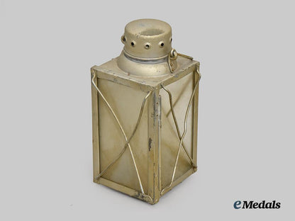 germany,_luftwaffe._a_field"_bunker"_lantern___m_n_c8133