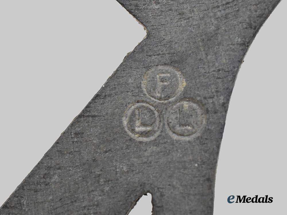 germany,_wehrmacht._an_infantry_assault_badge,_by_friedrich_linden___m_n_c8139