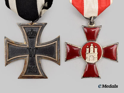germany,_imperial._a_pair_of_awards_to_a_first_world_war_combatant,_presentation_set_with_custom_case___m_n_c8223