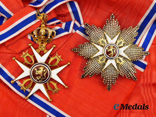 norway,_kingdom._an_order_of_st._olav_in_gold,_grand_cross_set,_by_tostrup,_c.1960___m_n_c8227