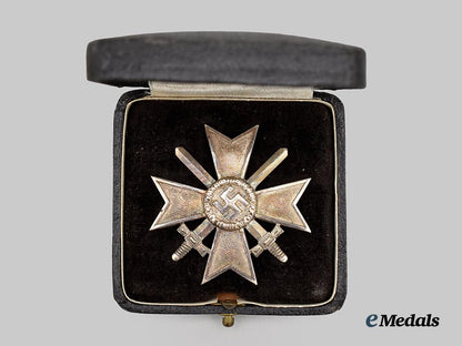 germany,_wehrmacht._a_war_merit_cross_i_class_with_swords_and_case,_by_deschler&_sohn___m_n_c8230