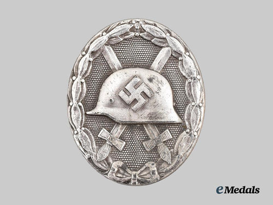 germany,_third_reich._a_silver_grade_wound_badge,_late-_war_example,_by_förster&_barth___m_n_c8249