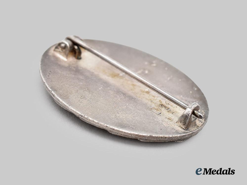 germany,_third_reich._a_silver_grade_wound_badge,_late-_war_example,_by_förster&_barth___m_n_c8251