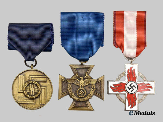 germany,_federal_republic._a_lot_of_three_third_reich_medals,_awards_and_badges,_by_rudolf_souval,_exhibition_examples,_c.1970___m_n_c8284