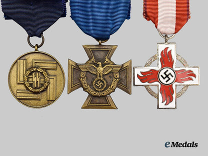 germany,_federal_republic._a_lot_of_three_third_reich_medals,_awards_and_badges,_by_rudolf_souval,_exhibition_examples,_c.1970___m_n_c8285