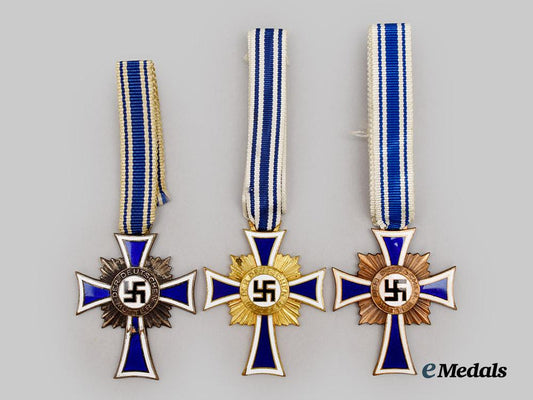 germany,_third_reich._a_lot_of_honour_crosses_of_the_german_mother,_all_grades___m_n_c8310