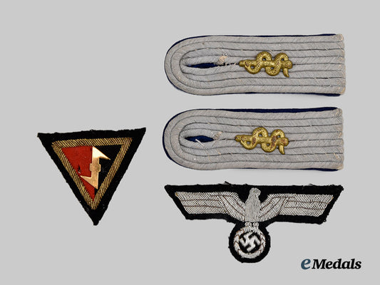 germany,_third_reich._a_lot_of_insignia.___m_n_c8339