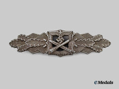 Germany, Wehrmacht. A Close Combat Clasp, Bronze Grade, Second Pattern by Friedrich Linden