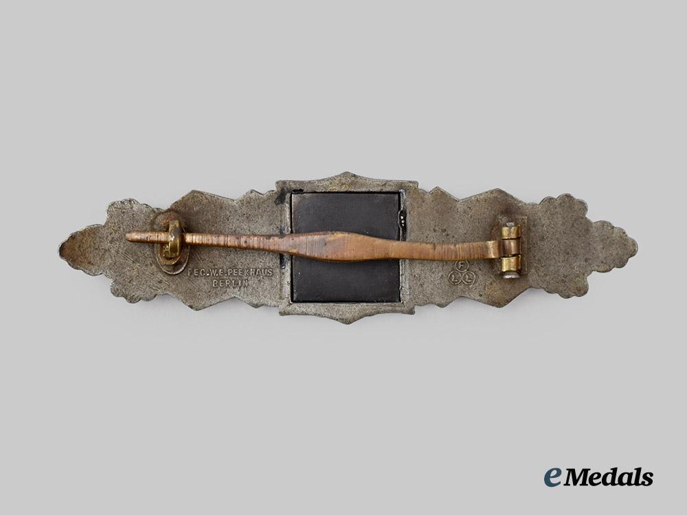 germany,_wehrmacht._a_close_combat_clasp,_bronze_grade,_second_pattern_by_friedrich_linden___m_n_c8346