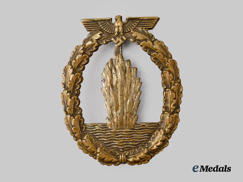 germany,_kriegsmarine._a_minesweeper_war_badge,_by_c._e._juncker___m_n_c8350