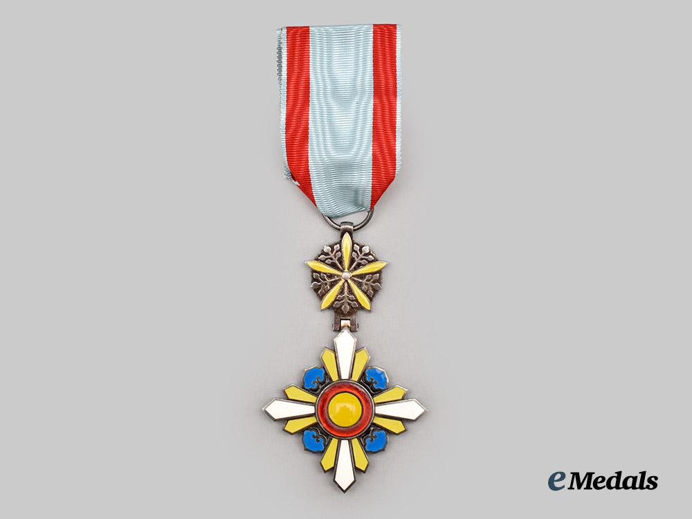 japan,_manchuko._an_order_of_the_auspicious_clouds,_v_i_class___m_n_c8373