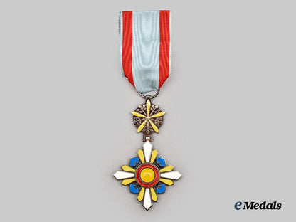 japan,_manchuko._an_order_of_the_auspicious_clouds,_v_i_class___m_n_c8373