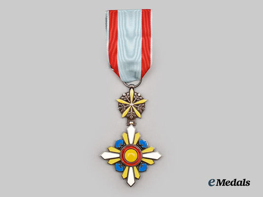 japan,_manchuko._an_order_of_the_auspicious_clouds,_v_i_class___m_n_c8373