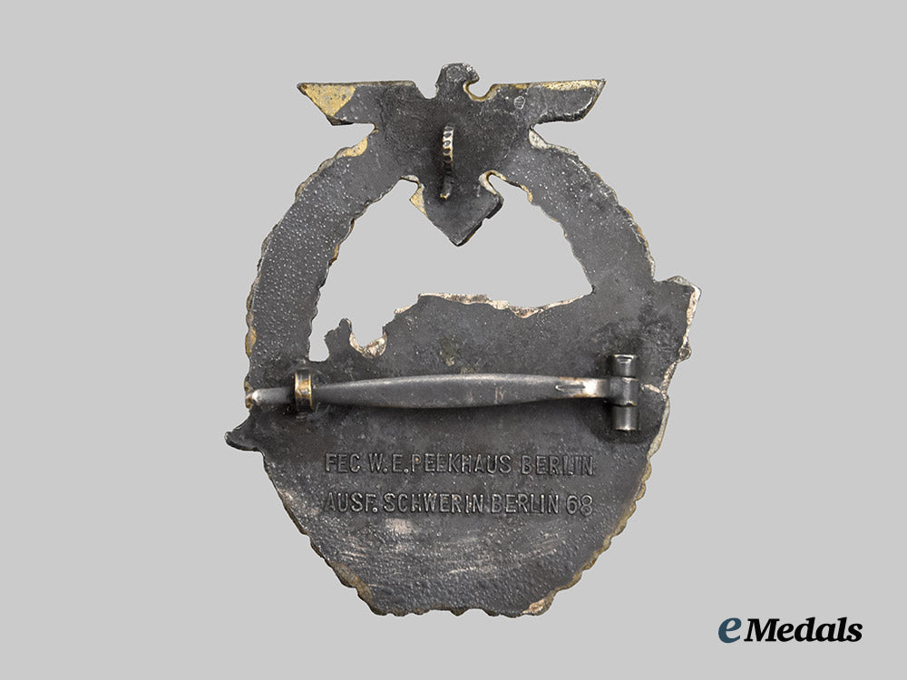 germany,_kriegsmarine._an_s-_boat_war_badge,_second_pattern,_by_schwerin___m_n_c8376