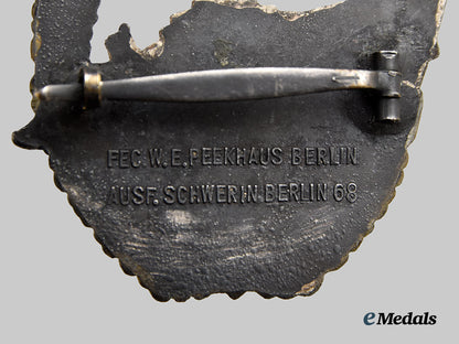 germany,_kriegsmarine._an_s-_boat_war_badge,_second_pattern,_by_schwerin___m_n_c8377